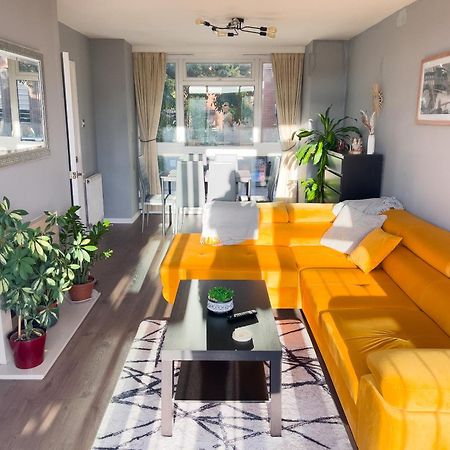 Beautiful 3-Bed Apartment At Swiss Cottage ロンドン エクステリア 写真