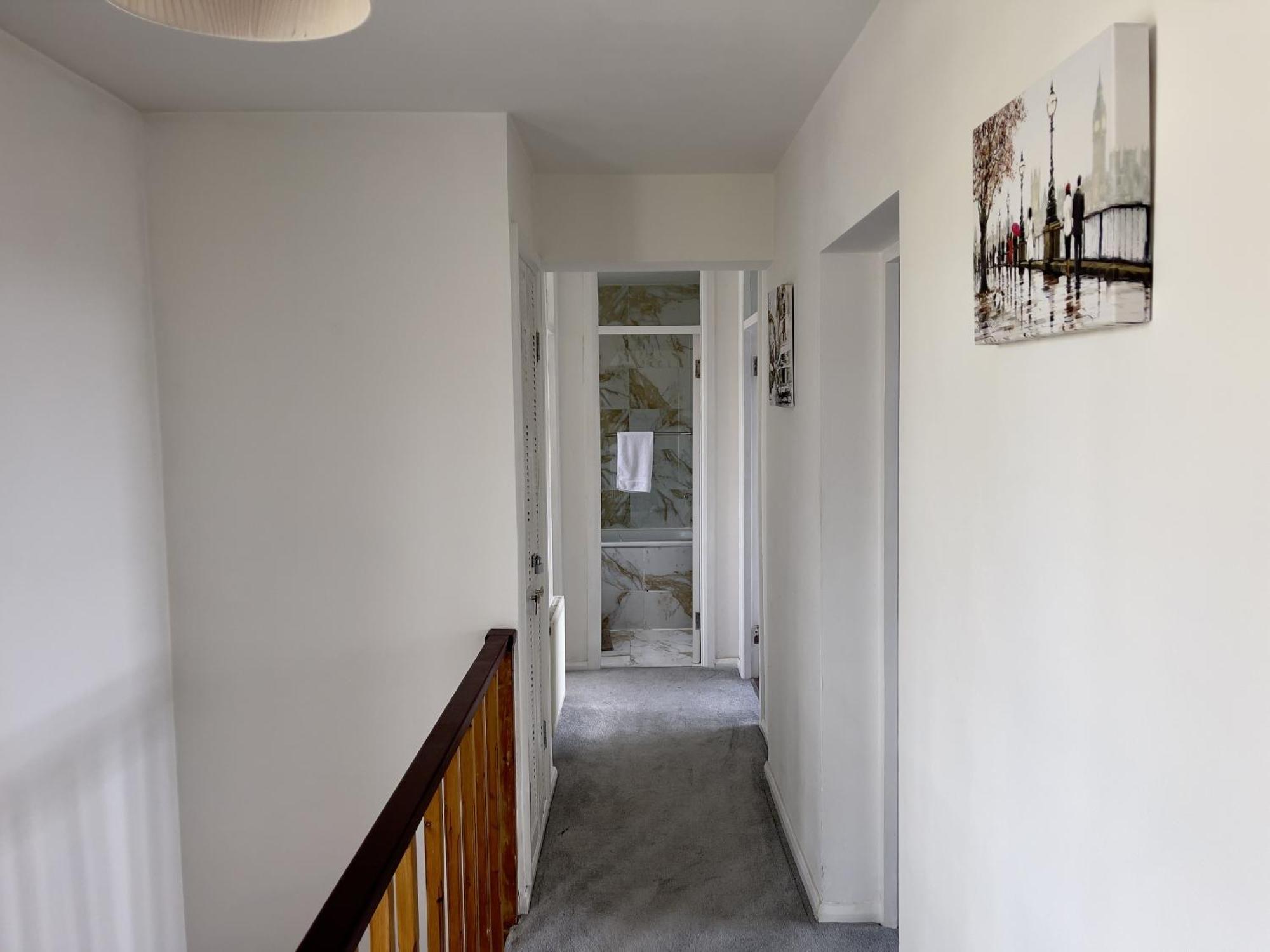 Beautiful 3-Bed Apartment At Swiss Cottage ロンドン エクステリア 写真