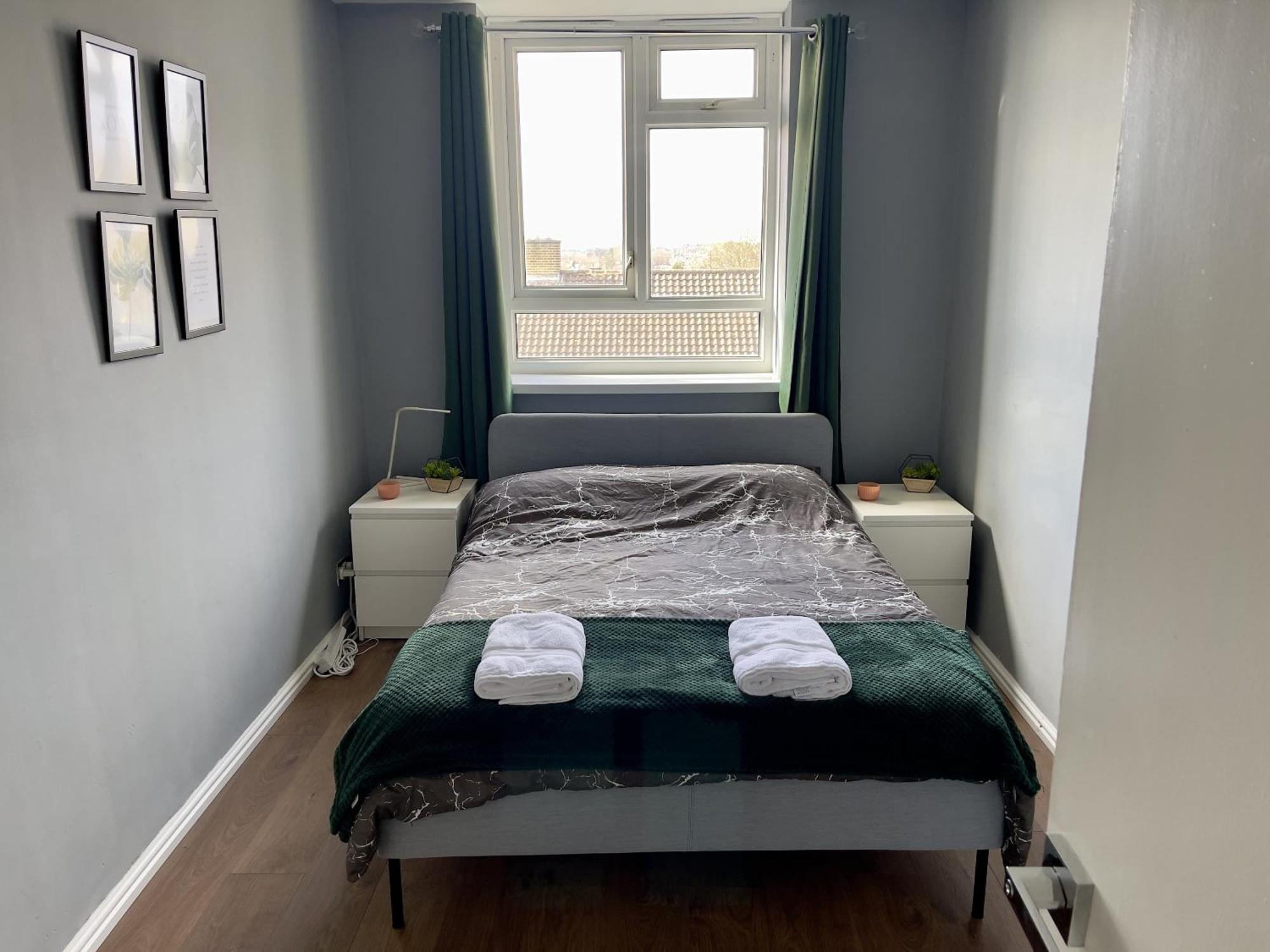 Beautiful 3-Bed Apartment At Swiss Cottage ロンドン エクステリア 写真