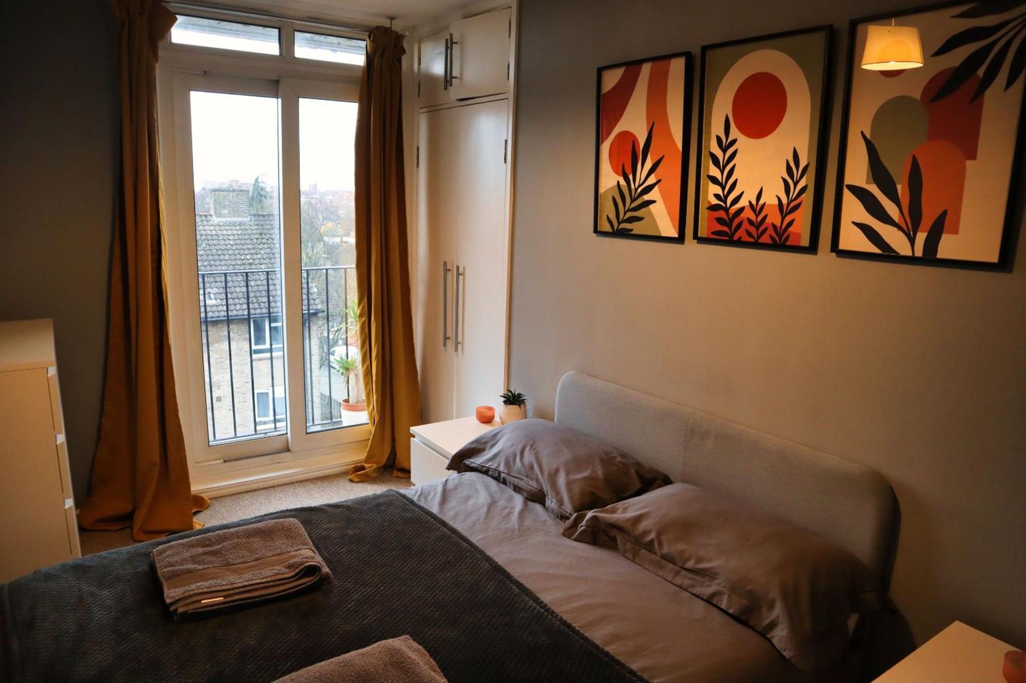 Beautiful 3-Bed Apartment At Swiss Cottage ロンドン エクステリア 写真